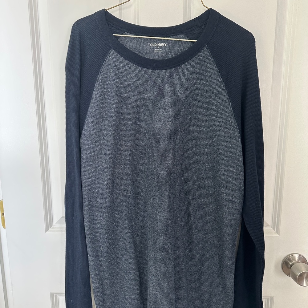 Old Navy Men's Navy Raglan Shirt